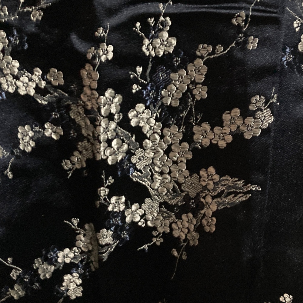 Elegant Black and Gold Floral Midi Dress - Picture 8 of 11